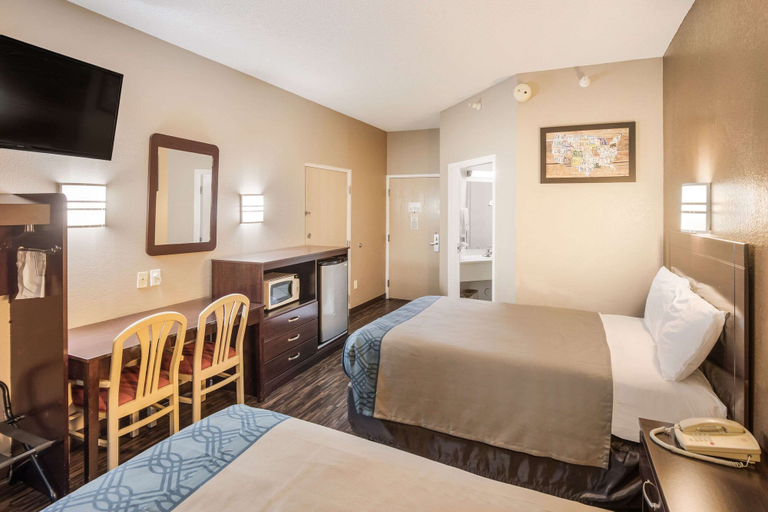 Bedroom 3, Econo Lodge Morristown West, Hamblen