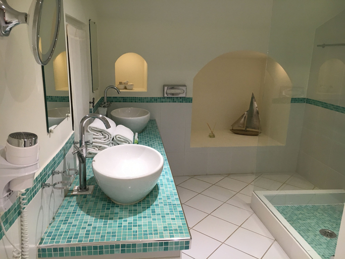 Bathroom 5, Domaine du Colombier, Drôme
