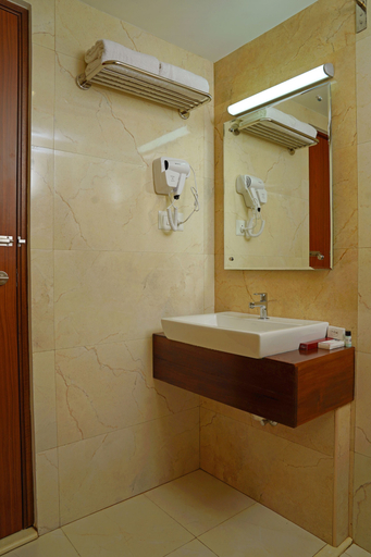 Bathroom 4, Niko Hotels, Ernakulam