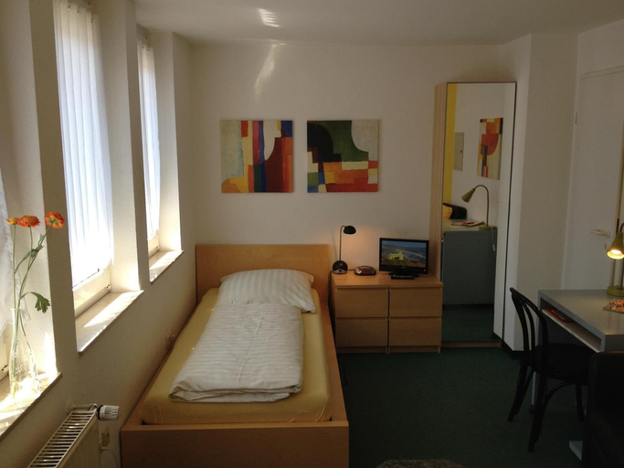 Bedroom 4, Apartmenthaus Somborn, Bochum