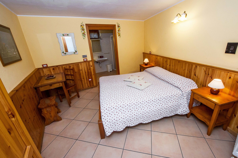 Bedroom 3, Agriturismo Lou Rosé, Aosta