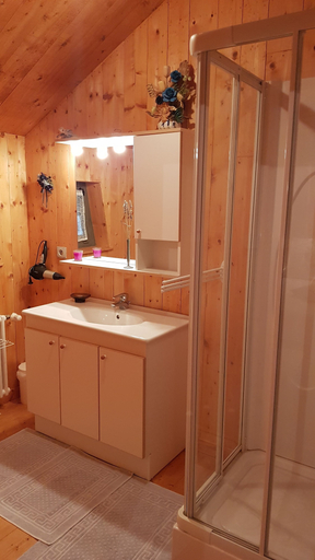Bathroom 5, La Ferme De Montalibord, Ain