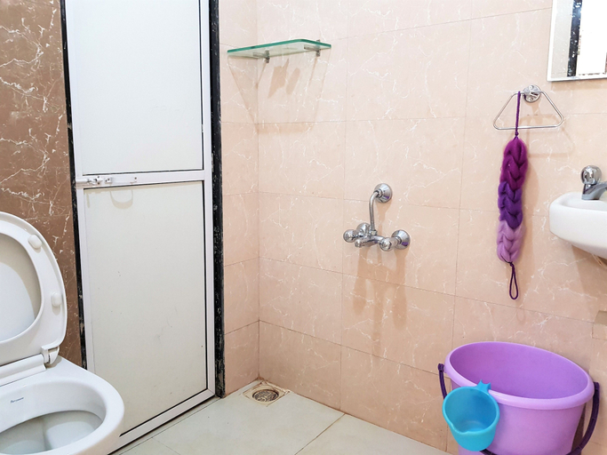 Bathroom, Dreams Apartment Aishwarya, Mumbai Suburban