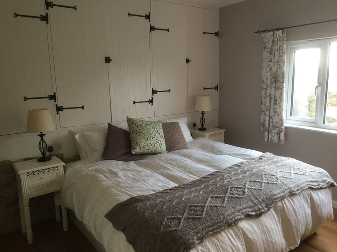 Bedroom 2, Higher Trenear Farm, Cornwall