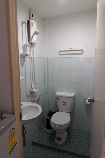 Bathroom 4, Chomhaad Guesthouse, Hua Hin