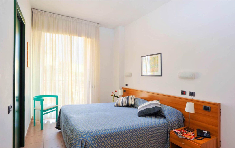 Bedroom 3, Hotel Excelsior, Savona