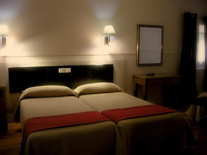 Bedroom 2, Hostal Canovas, Cuenca
