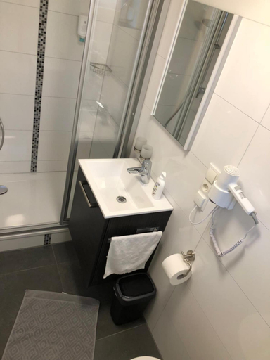 Bathroom 5, Gästehaus Alwin Diebold, Ortenaukreis