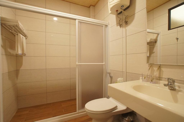 Bathroom 3, Heaven Bird B&B, Miaoli