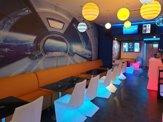Galaxy Pods at Chinatown - Food & Drinks