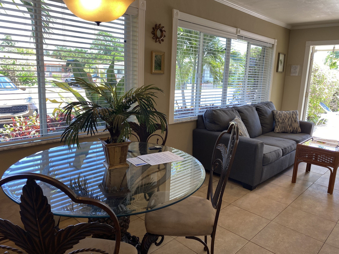 Others 5, Casitas Coral Ridge, Broward