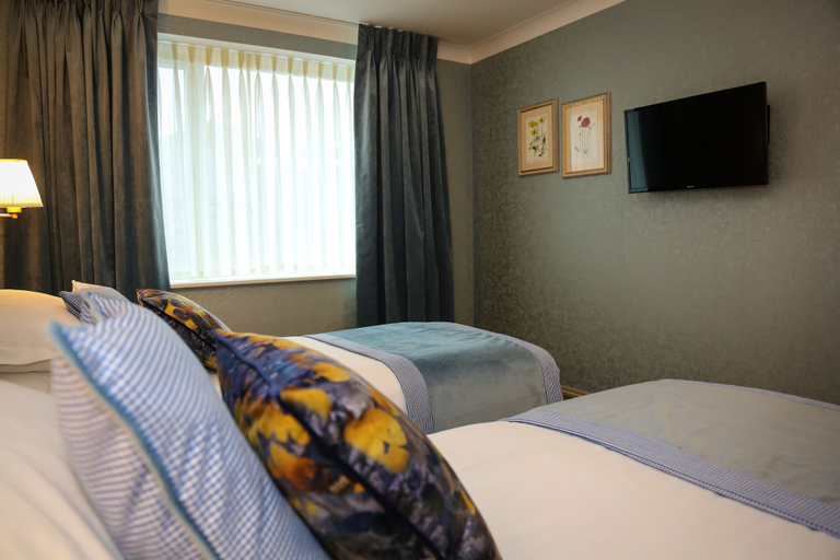 Bedroom 3, Avalon House Hotel