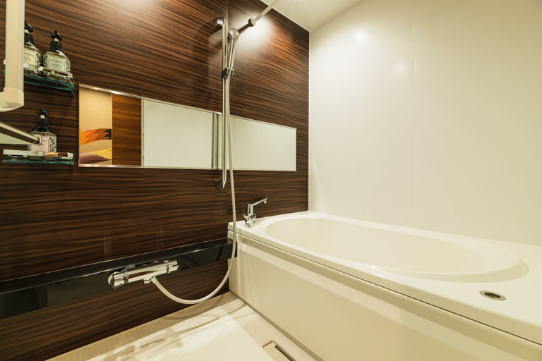 Bathroom 4, Grand Base Shianbashi, Nagasaki