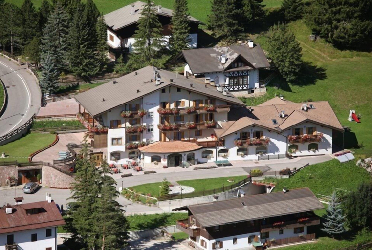 Exterior & Views 2, Alpine Touring Hotel, Trento