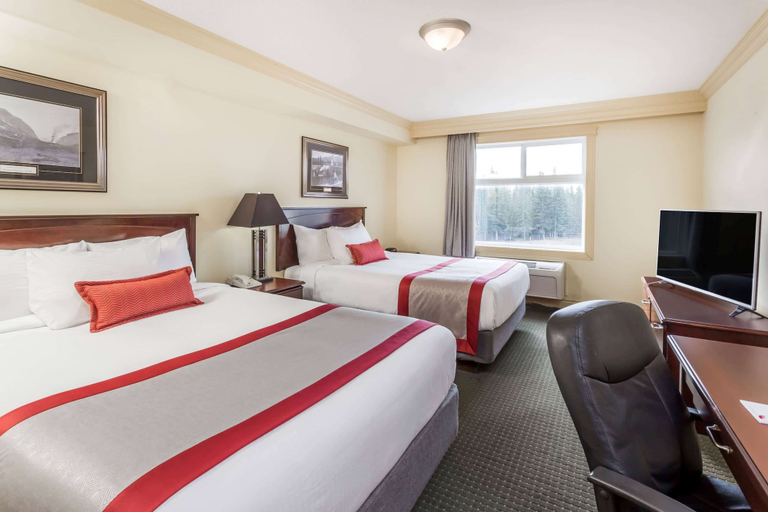 Bedroom 3, Ramada by Wyndham Hinton, Division No. 14