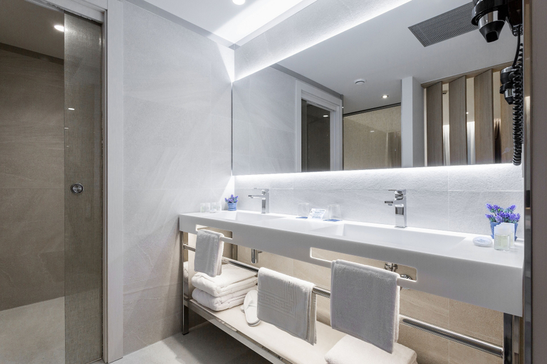 Bathroom 5, Hotel Indalo Park, Barcelona