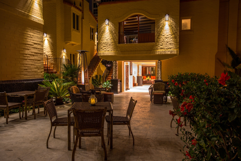 Food & Drinks 5, Pantai Inn, San Diego