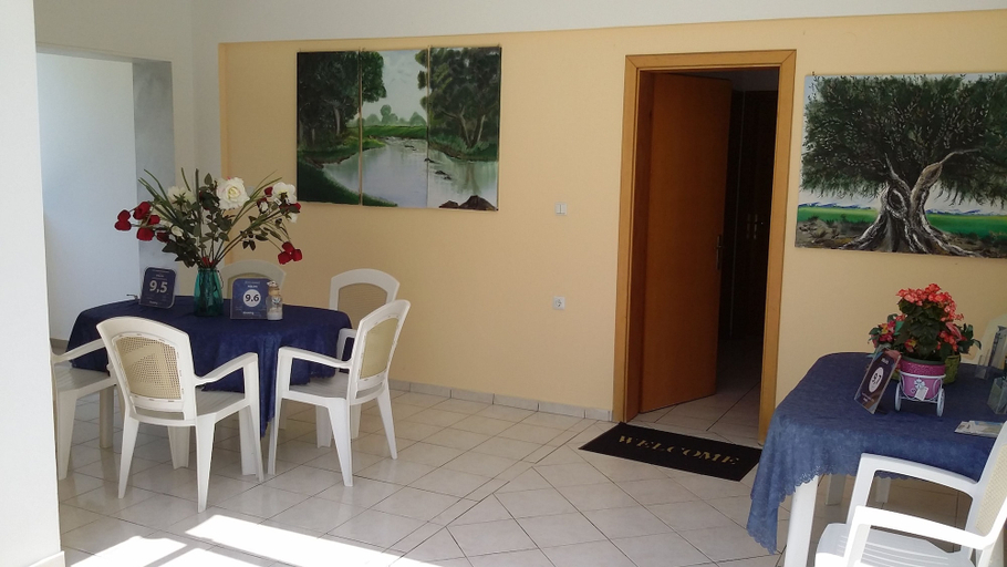 Others 5, Villa Iris, East Macedonia and Thrace