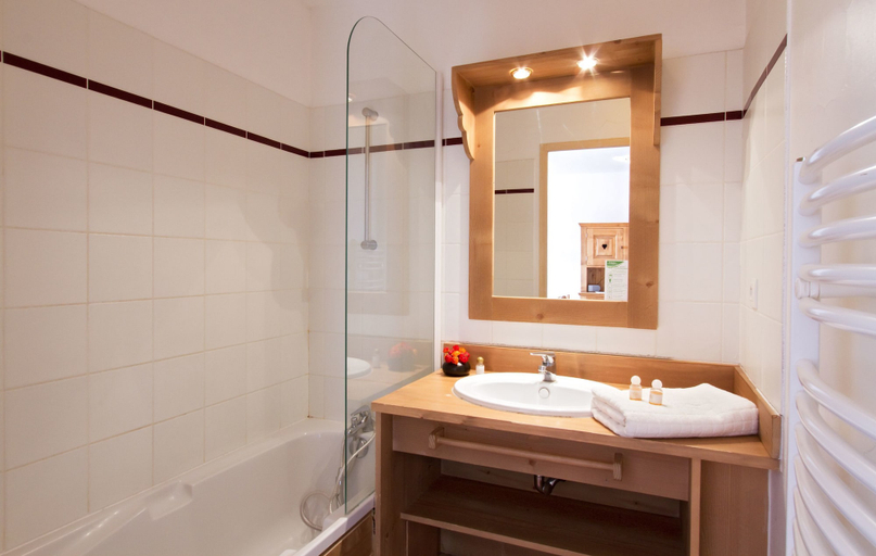 Bathroom 3, Résidence Odalys Rochebrune Le Vallon, Hautes-Alpes