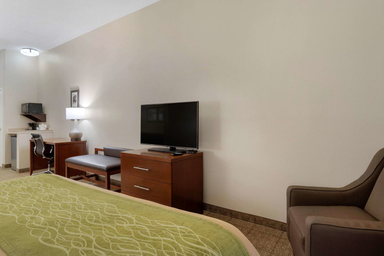 Bedroom 4, Comfort Inn & Suites Port Arthur-Port Neches, Jefferson