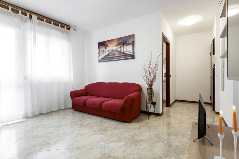 Living area 2, Suitelowcost Humanitas Apartment, Milano
