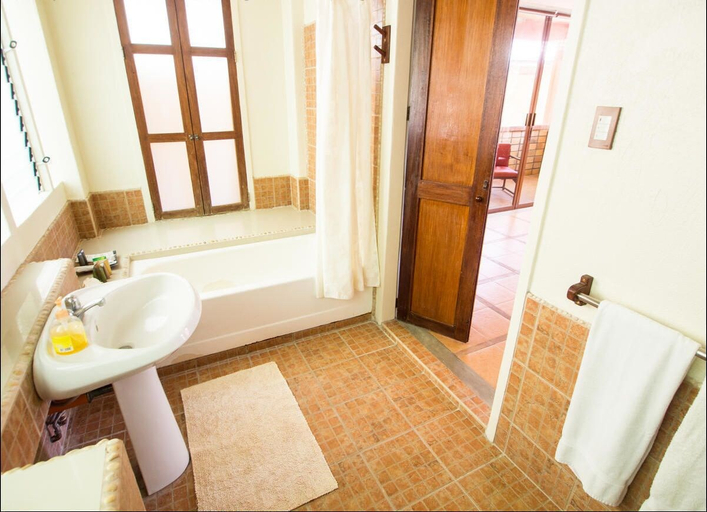 Bathroom 3, Punta Bulata Resort & Spa, Cauayan
