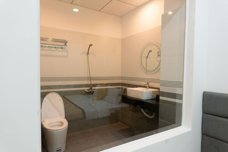 Bathroom 5, Khang Hy Hotel, Buon Ma Thuot