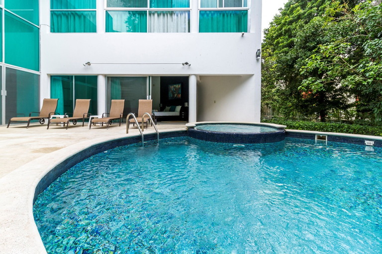 Sport & Beauty 5, White House by Vimex, Cozumel