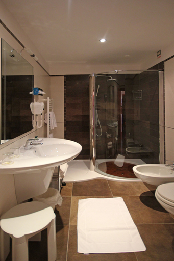 Bathroom 5, Riviera, Trento