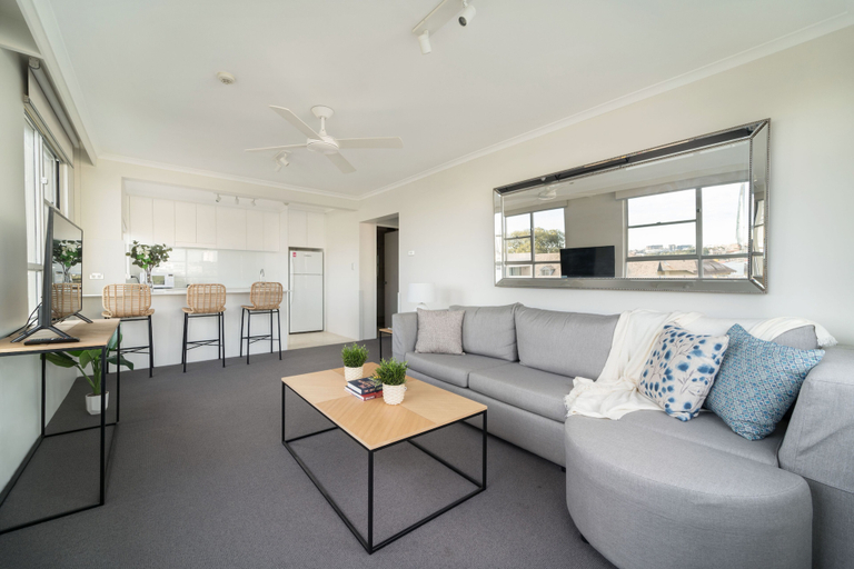 Others 5, Harbourside 49, Sydney