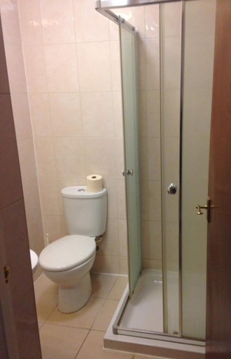 Bathroom 4, Abbey Lodge Hotel, Buckinghamshire