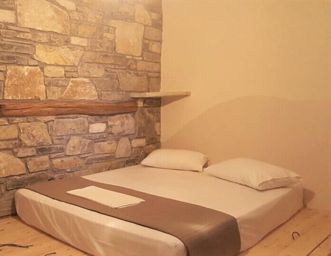 Bedroom 5, Victoria's Country Apartments, Thessaly