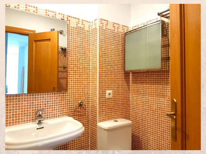 Bathroom, Renthas Perchel Apartment, Málaga