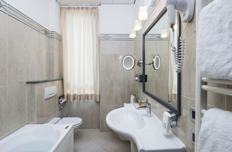 Bathroom 5, c-hotels Atlantic, Milano