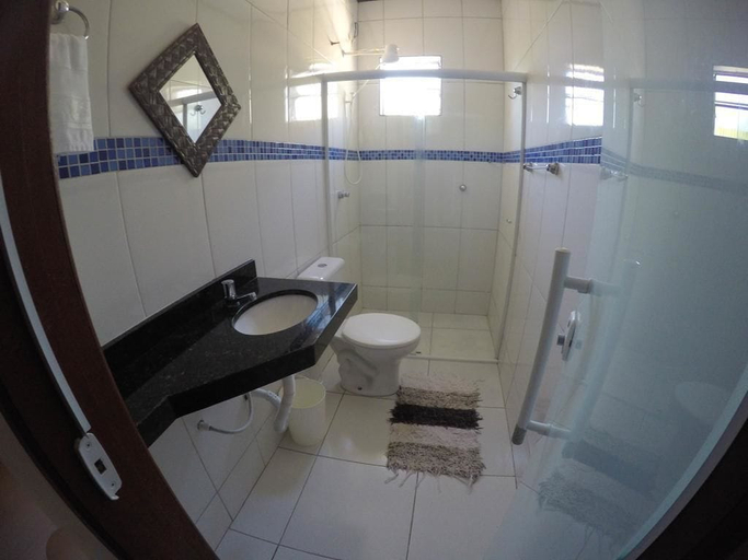 Bathroom 3, Pousada Colibri, Parati