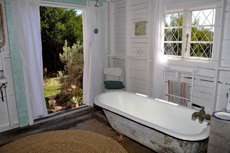 Bathroom, Baviaanshoek, Eden