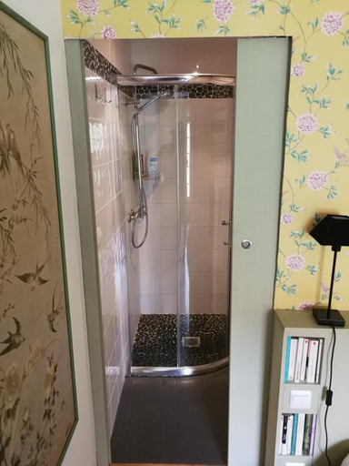 Bathroom 5, La Forge, Marne