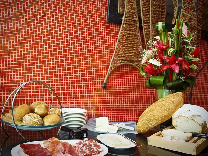 Food & Drinks, Chateau De Trybze, AbujaMun