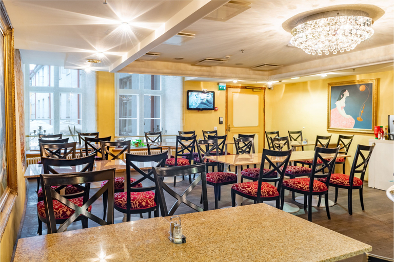 Food & Drinks 5, Meriton Old Town Garden Hotel, Tallinn