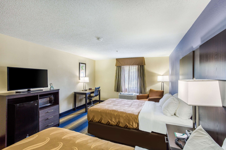 Bedroom 3, Quality Inn Charleston South, Kanawha