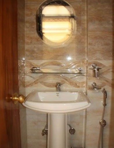Bathroom 2, Thamel Apartments Hotel, Bagmati