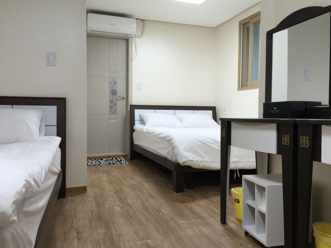 Bedroom 5, Hamory Guesthouse, Jung