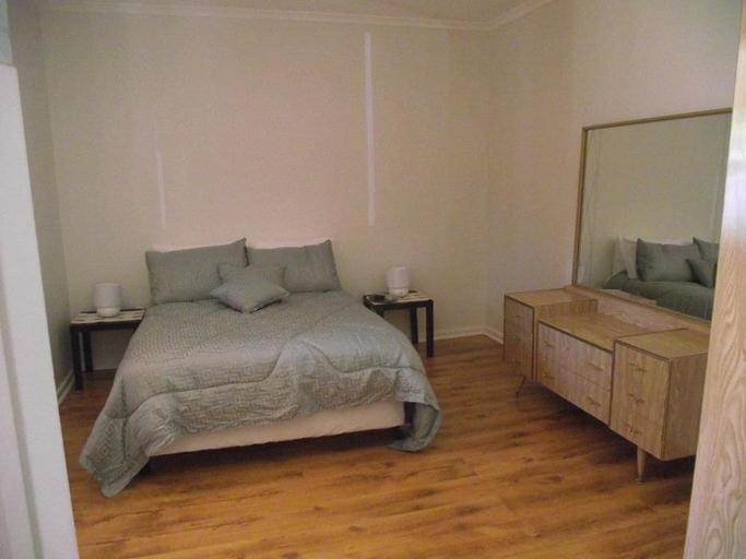 Bedroom 2, Aly's Cottage, Broken Hill