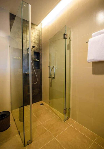 Bathroom 4, Rimkhobfa Urban Resort, Muang Samut Prakan