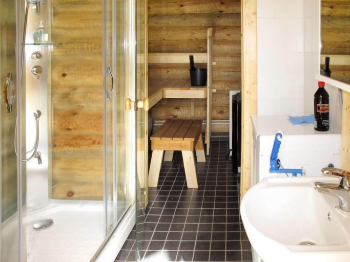 Bathroom 3, Ahvenranta, North Savonia