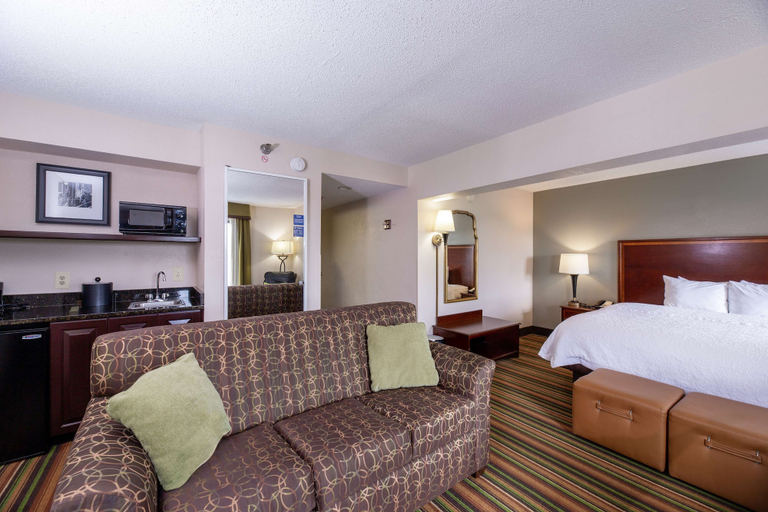 Bedroom 3, Hampton Inn Winston-Salem Hanes Mall, Forsyth