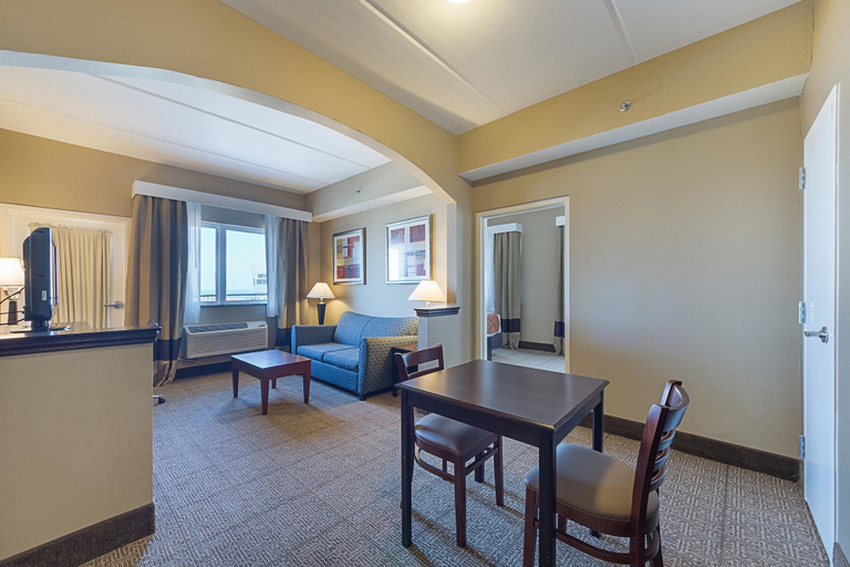 Others 5, Comfort Suites Beachside, Cameron