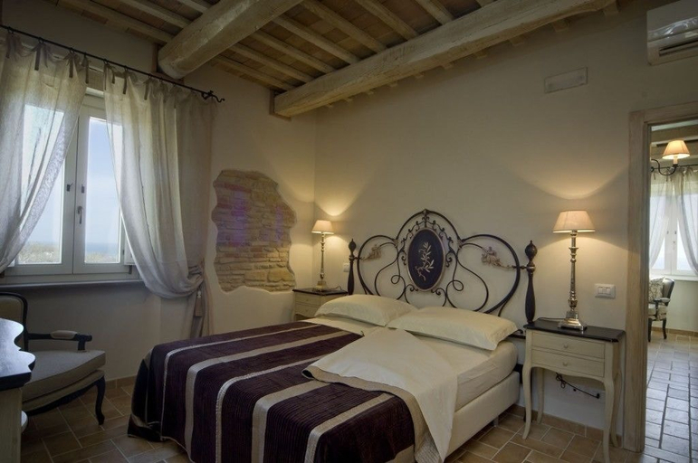 Bedroom 2, Pamperduto Country Resort, Macerata