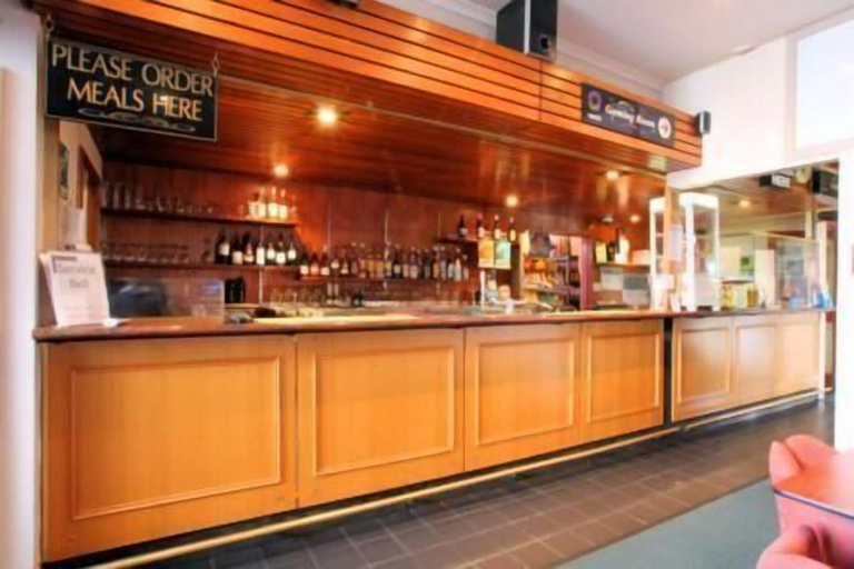 Food & Drinks 5, Heemskirk Motor Hotel, West Coast