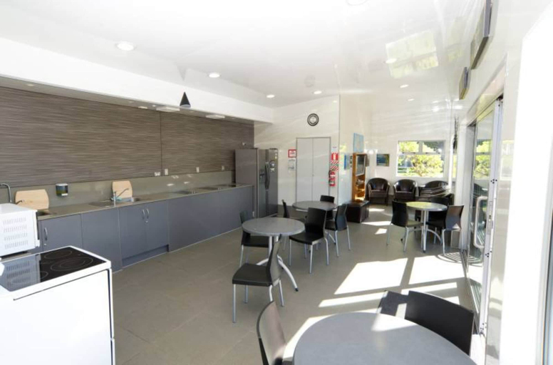 Food & Drinks 5, Tasman Holiday Parks - Te Anau, Southland